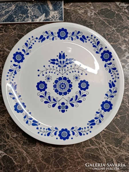 Lowland porcelain wall plate