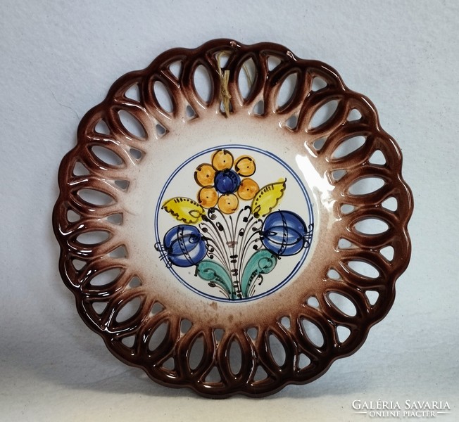 Ceramic decorative plate with a Habán motif, openwork edge