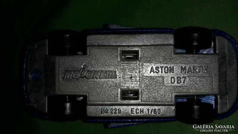 Eredeti francia MAJORETTE - MATCHBOX szerű -ASTON MARTIN DB 7 fém kisautó 1:60 a képek szerint