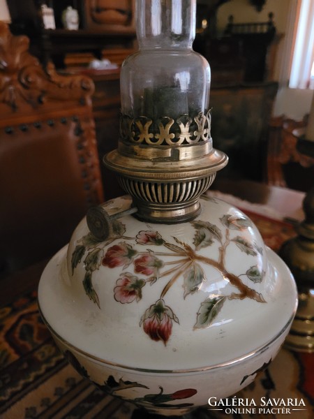 Antik nagyméretű porcelán petróleum lámpa