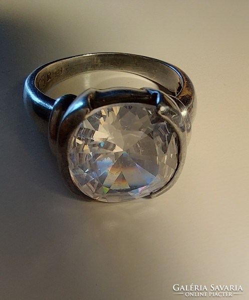 Ezüst csiszolt köves gyűrű