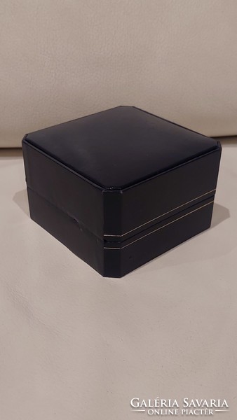 Watch box, strong, good condition