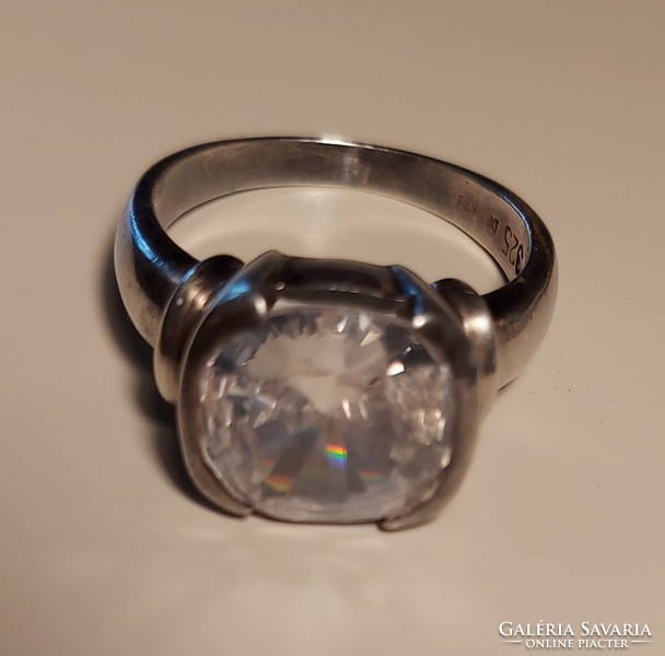 Silver polished stone ring