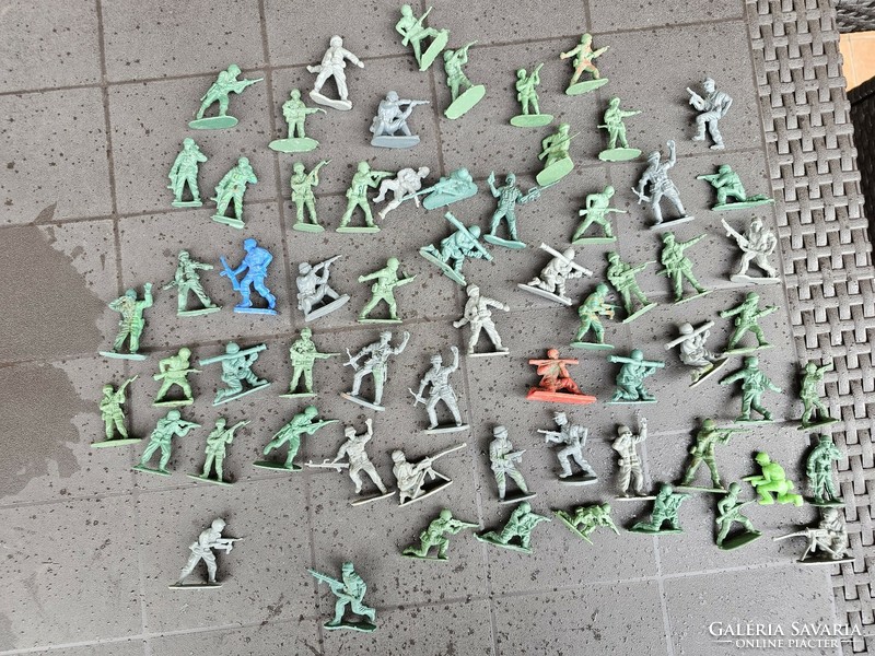 Retro plastic soldiers 3-6 cm