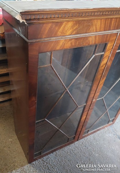 Klasszikus szekrény tálaló  vitrin bútor