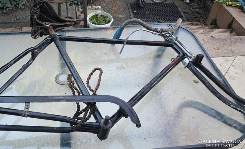 Vintage bicycle frame robusta vintage bicycle with saddle.