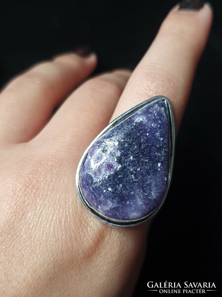 Rarity!!! Beautiful silver ring with a polished sugilite stone from Africa