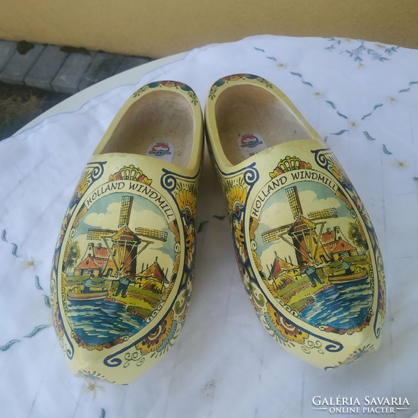 Dutch wooden slippers, wooden clogs, new wooden shoes and clogs with beautiful paint for sale!