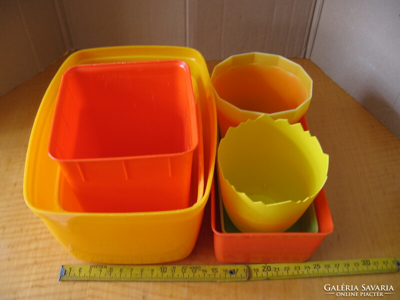 Retro színes műanyag dobozok, tartók 7 db-os csomag