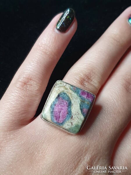 Rarity!!! Beautiful silver ring with a polished ruby zoisite stone from Africa