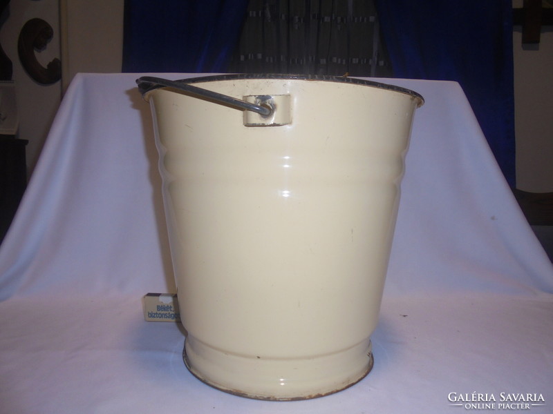 Enamel bucket - butter color