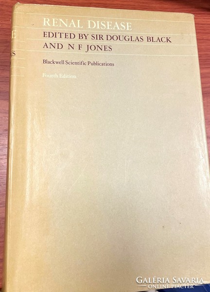 Renal disease by Sir Douglas Black and n.F. Jones. – Medical textbook in English
