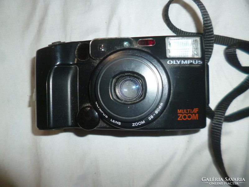 Olympus 200 superzoom film camera
