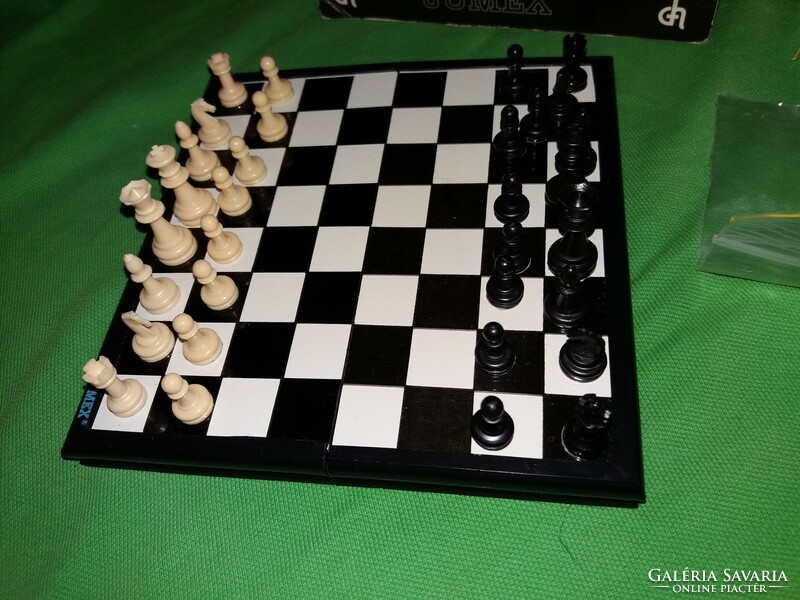 Retro utazó játék mágneses sakk készlet dobozával a képek szerint