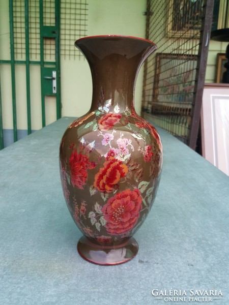 Zsolnay váza.