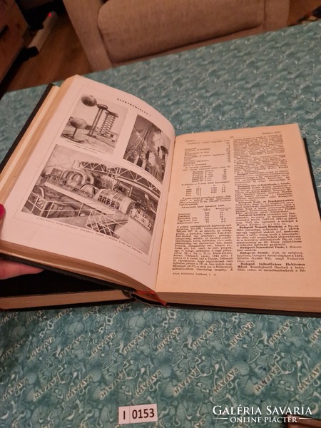 I0153 Révai kétkötetes lexikona 1947-48 kiadás