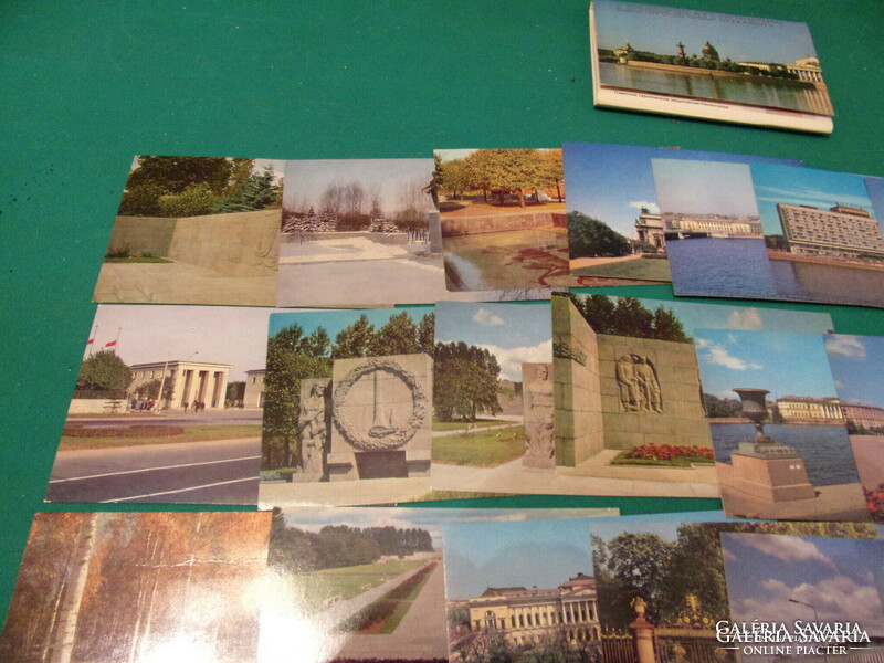 Leningrad on 30 postcards