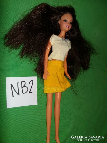 Beautiful barbie-like doll with lush hair, according to the pictures, nb 2