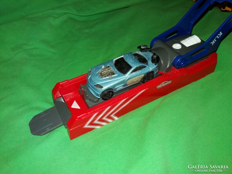 Retro majorette car launching catapult metal hot wheels together with small car, condition according to the pictures 2.