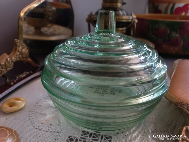 Zöld fedeles üveg bonbonier, asztalközép, gyűrűtartó