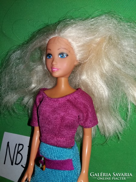 Gyönyörű dús hajú Barbie jellegű baba a képek szerint NB 3