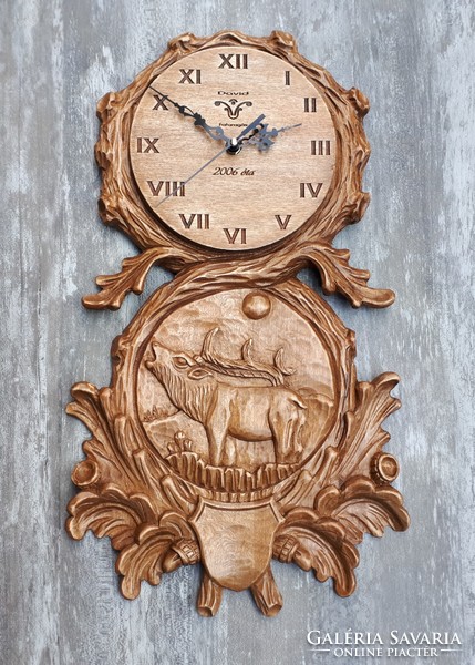 Deer clock hunting clock hunting gift hunting product clock wooden clock wall clock trophy coaster trophy carving deer wild