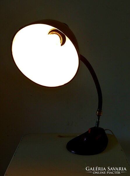 Ikonikus jelzett mühely asztali lámpa ALKUDHATÓ 1925 art deco design