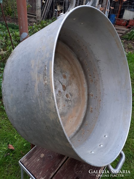 Antique alufix (made in Hungary) 50-liter thick-walled aluminum foot, in mint condition