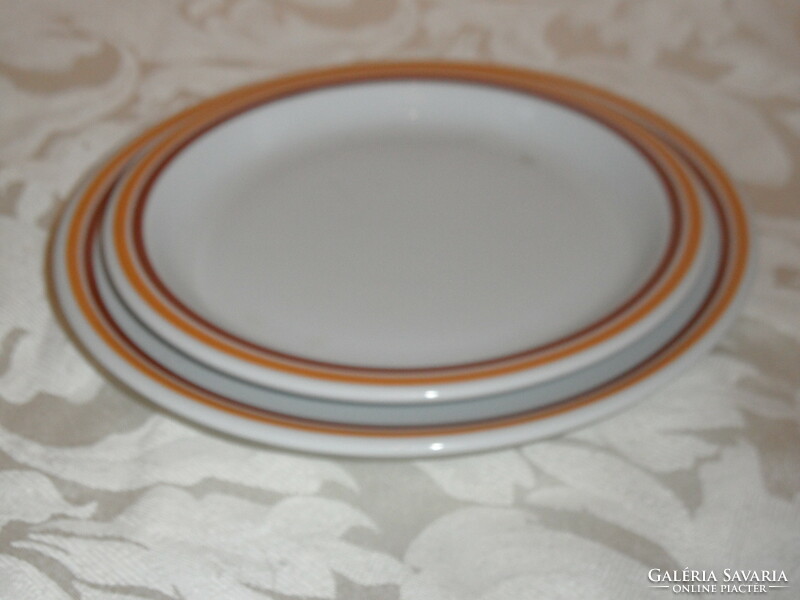 Alföldi porcelán kistányér + süteményes tányér ( 2 db. )