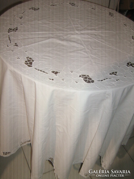 Beautiful vintage white floral riceli tablecloth