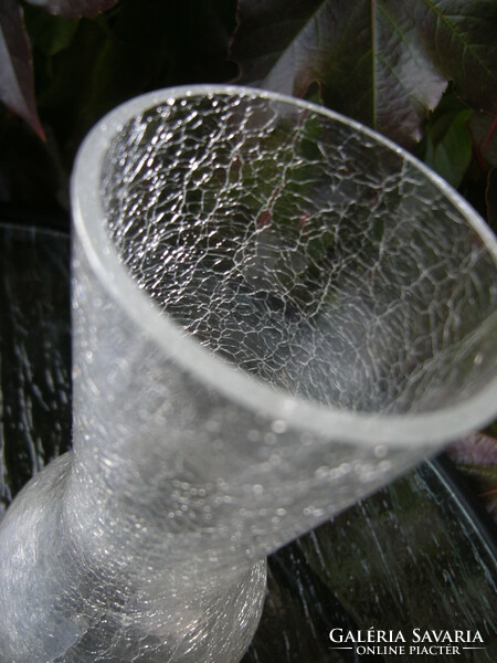 Fátyol üveg talpas váza kraklé