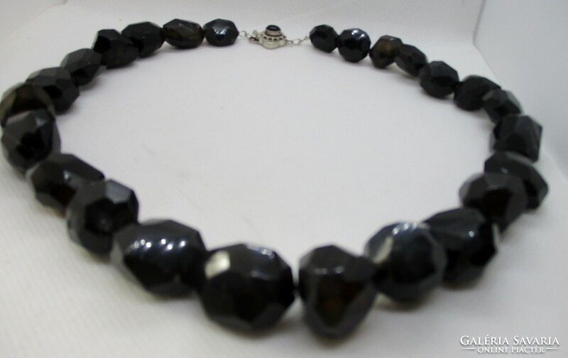 Special black agate necklace with silver clasp