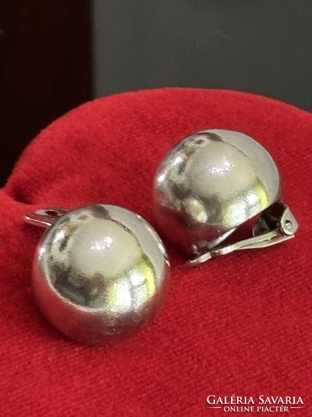Art-deco style silver ear clip