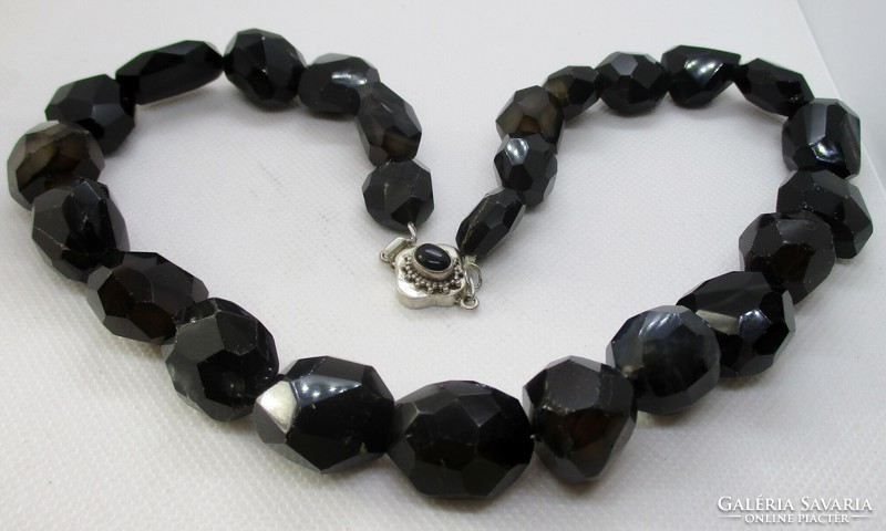 Special black agate necklace with silver clasp