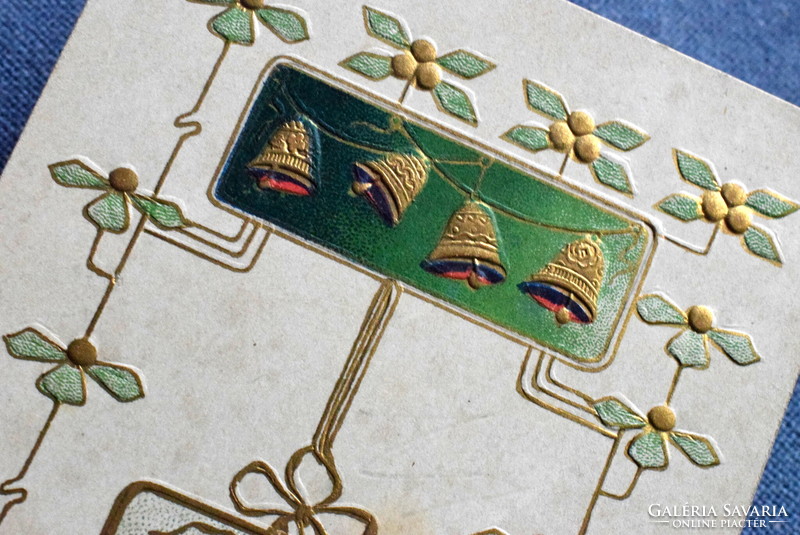 Antik szecessziós dombornyomott Újévi üdvözlő litho képeslap - arany harangok nefelejcs 1910ből