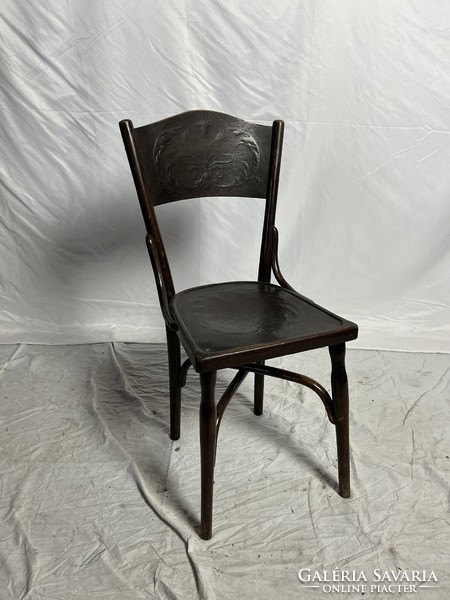 Antique thonet chair