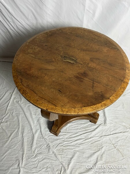 Antique bieder round table