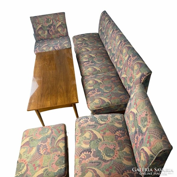 Mid-century klub szett. Kanapé + 2 fotel + lábtartó + asztal - 1960/70 - eredeti huzat