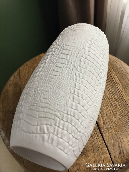 Old Kaiser biscuit porcelain vase with crocodile skin pattern