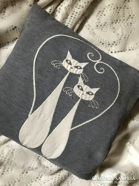 Kitty cat pillow cover