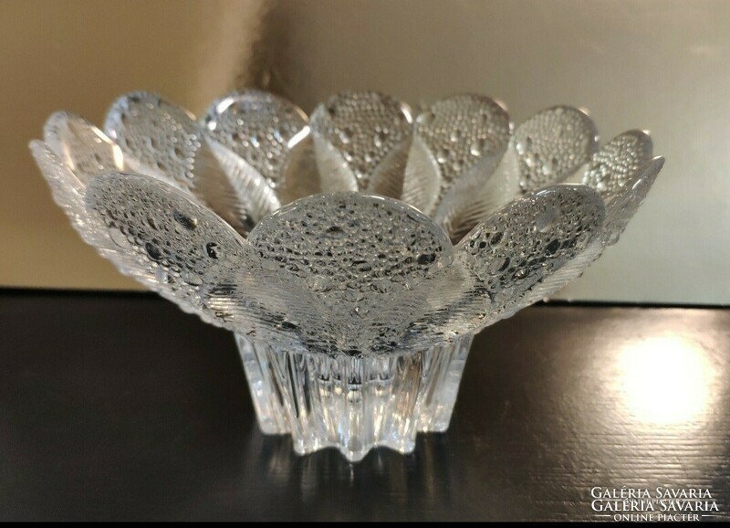 Flawless flower cup-shaped crystal offering, center of table