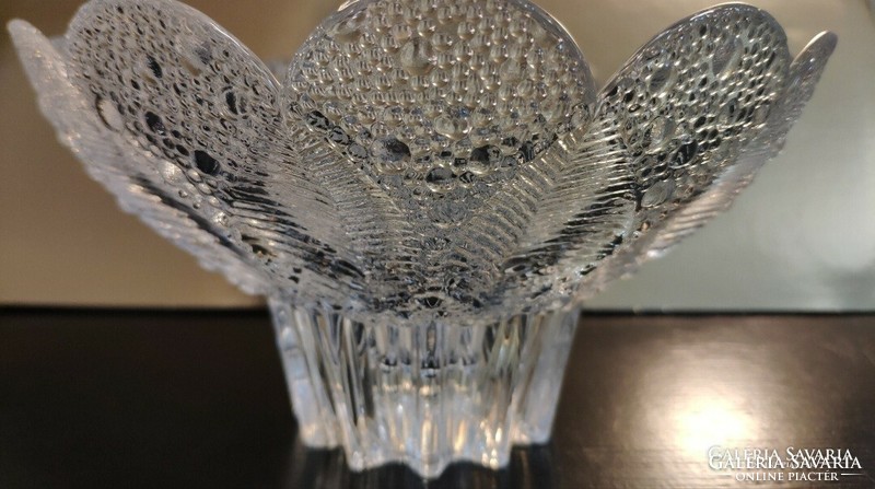 Flawless flower cup-shaped crystal offering, center of table