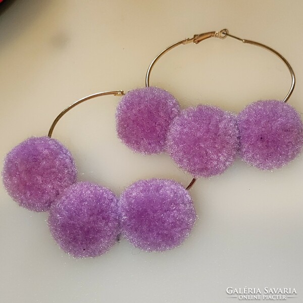 I was on sale! Fur pom-pom hoop earrings