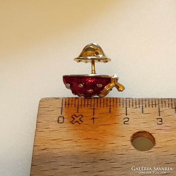 I was on sale! Enamel strawberry metal pin