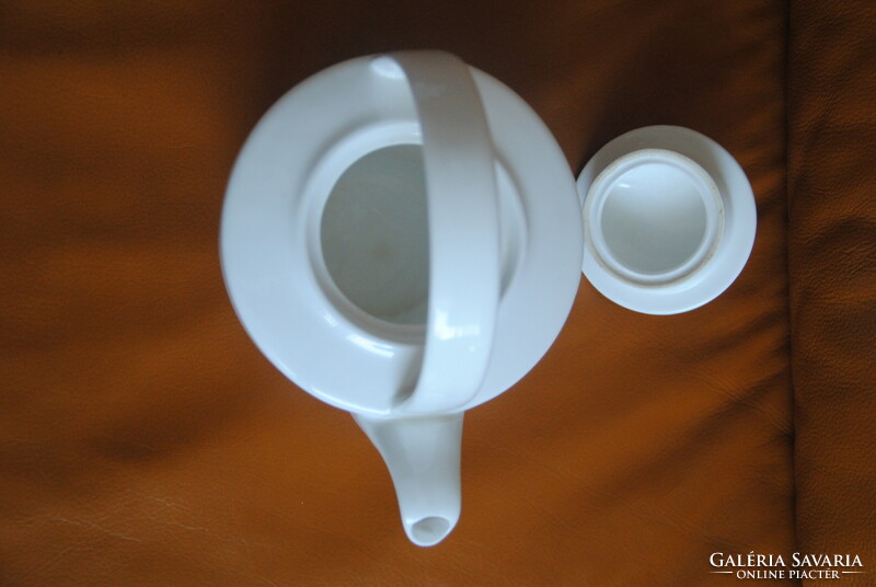 Special white porcelain tea pourer, jug