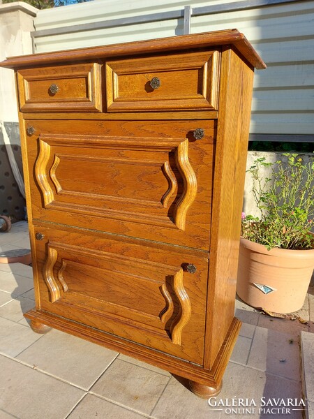 Oak shoe cabinet with 2 drawers and 2 compartments for sale. Furniture is in good condition, no scratches. Dimensions: 75 cm