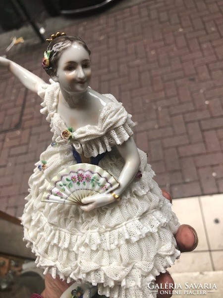 Német porcelán balerina szobor, antik, 22 cm-es alkotás.
