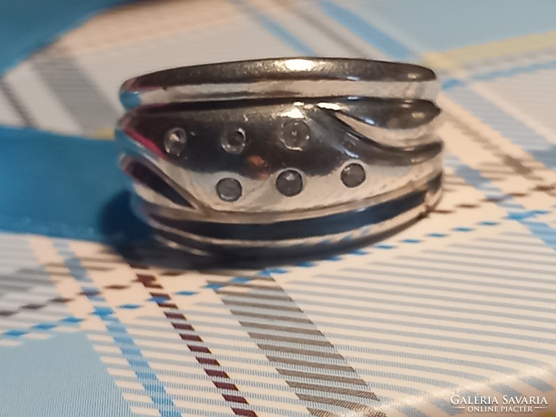 Women's silver ring