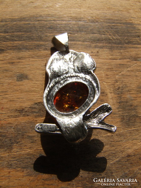 Silver pendant with amber (221009)