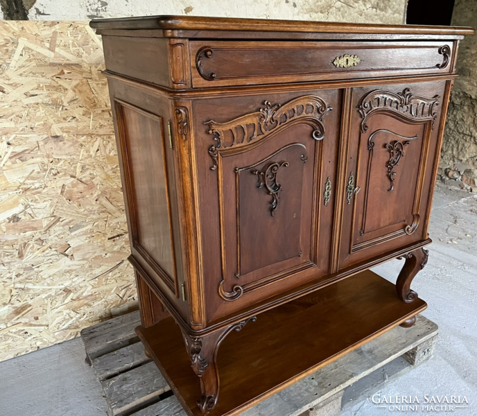 Beautiful antique Viennese baroque chest of drawers. About 1860.